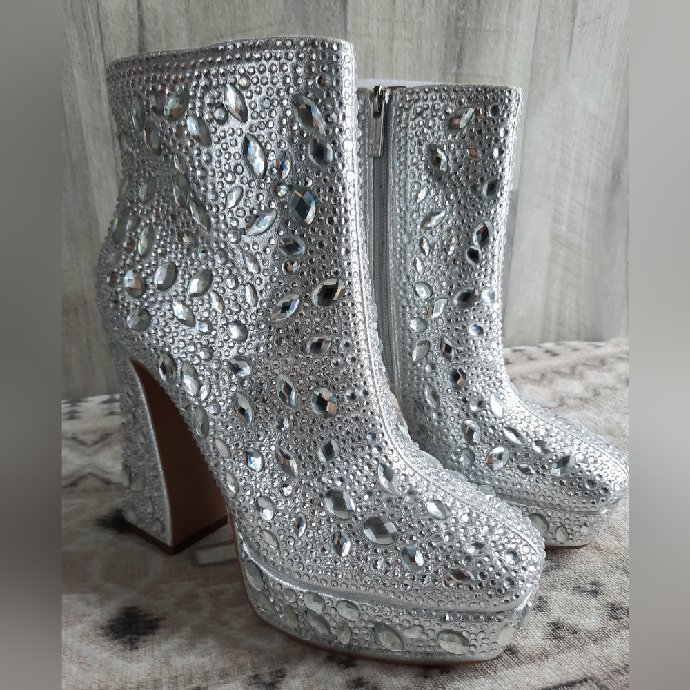 NIB sz6.5 Dollyi Crystal 💎 Jessica Simspon Embellished Platform Heel Boots - Picture 5 of 14